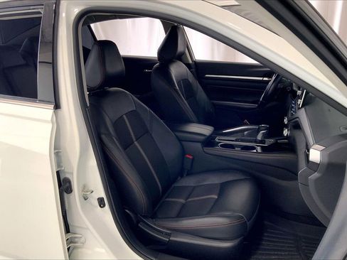 Used 2023 Nissan Altima 2.5 SR FWD image 16