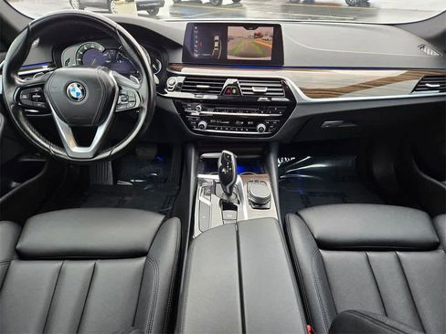 Used 2019 BMW 530i w/ Convenience Package image 9