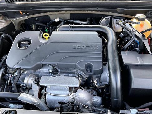 Used 2022 Chevrolet Malibu LT FWD image 32