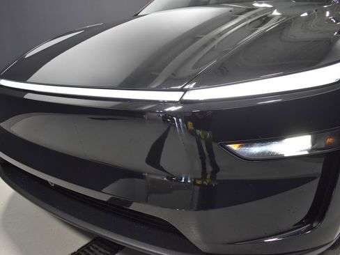 Used 2026 Tesla Model Y Long Range image 11