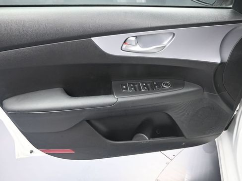 Certified 2024 Kia Forte LXS FWD image 9