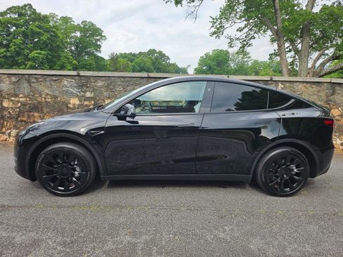 Used 2023 Tesla Model Y Long Range AWD/4WD image 8