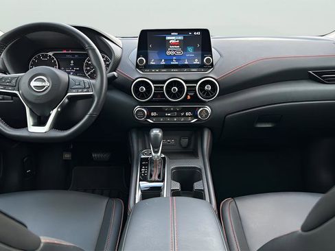 Used 2025 Nissan Sentra SR w/ SR Premium Package image 25