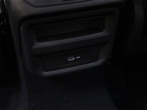 New 2025 Volkswagen Taos SE image 21