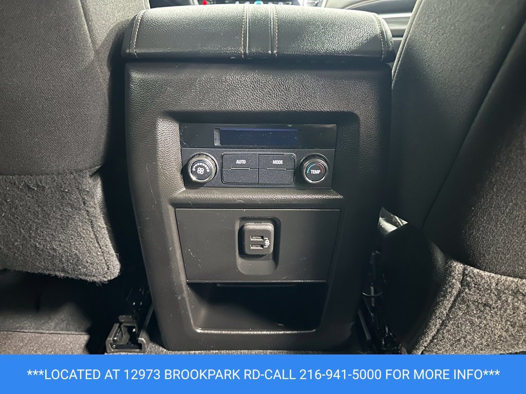Used 2021 Chevrolet Traverse LT FWD image 25
