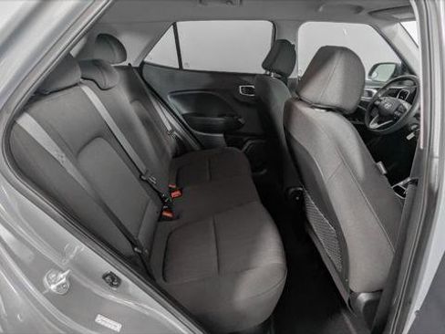 Used 2021 Hyundai Venue SE image 21