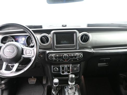 Used 2019 Jeep Wrangler Unlimited Sahara image 27