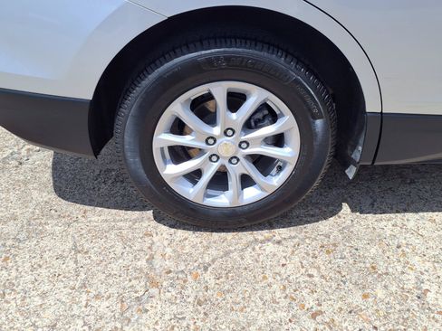 Used 2021 Chevrolet Equinox LT FWD image 29