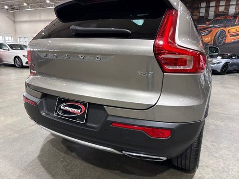 Used 2020 Volvo XC40 T4 Inscription image 38
