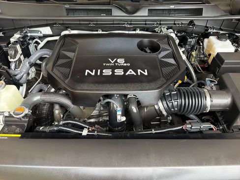Used 2025 Nissan Armada PRO-4X AWD/4WD image 41