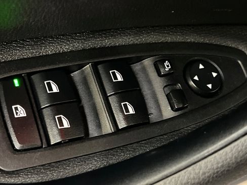 Used 2018 BMW X1 xDrive28i image 12