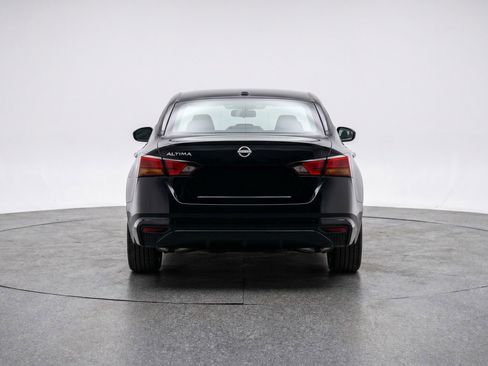 Used 2025 Nissan Altima 2.5 SV FWD image 7