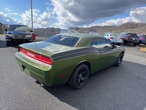 Used 2012 Dodge Challenger SXT Plus image 8