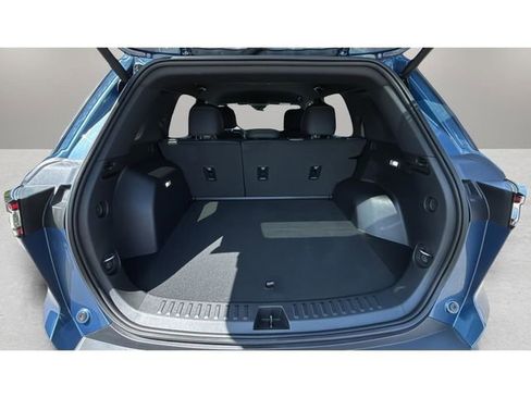 Used 2026 Chevrolet Equinox LT w/ Convenience Package II image 10