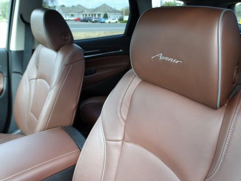Used 2018 Buick Enclave Avenir w/ Avenir Technology Package image 21