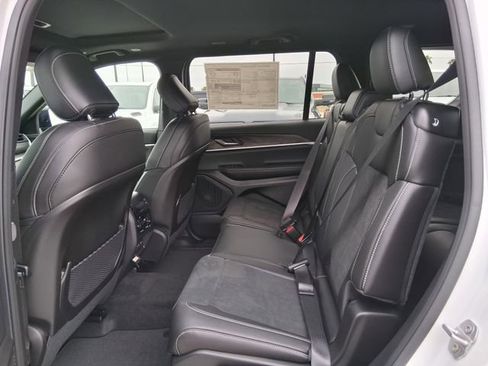 New 2026 Jeep Grand Cherokee L 2WD image 21