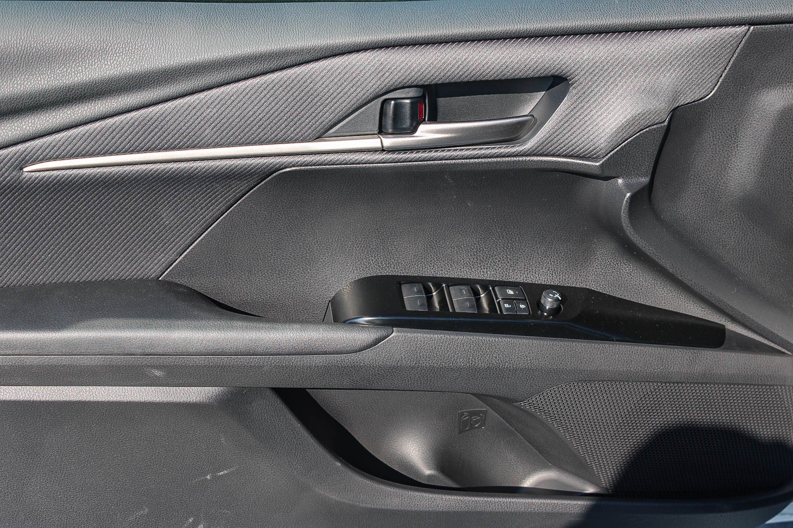New 2026 Toyota Camry SE FWD image 23