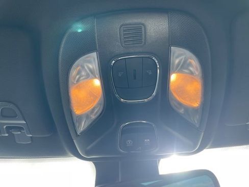 Used 2023 Jeep Compass Latitude w/ Sun and Sound Group AWD/4WD image 24