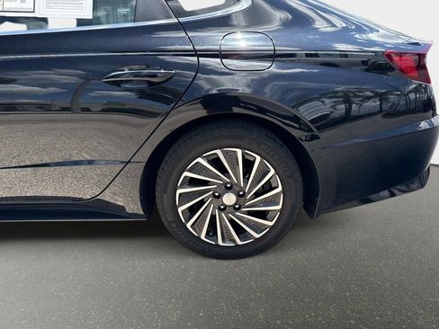 Used 2023 Hyundai Sonata Limited FWD image 9