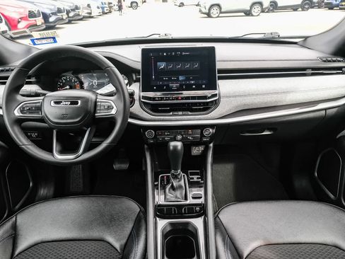 Used 2024 Jeep Compass Latitude AWD/4WD image 13
