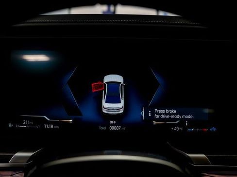 New 2026 BMW 740i xDrive w/ Premium Package image 17