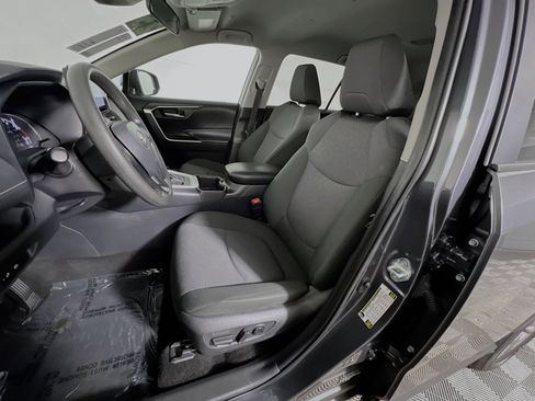 Used 2025 Toyota RAV4 XLE image 15