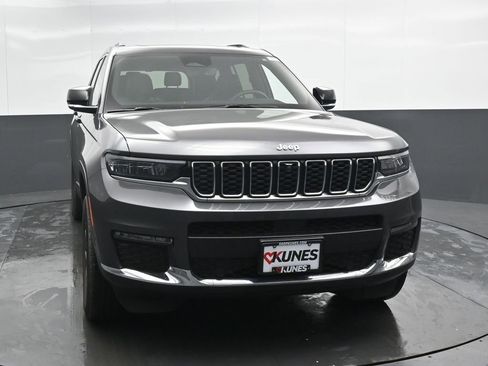 Used 2024 Jeep Grand Cherokee L Limited w/ Luxury Tech Group II image 6