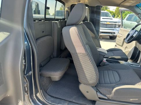 Used 2015 Nissan Frontier SV AWD/4WD image 20