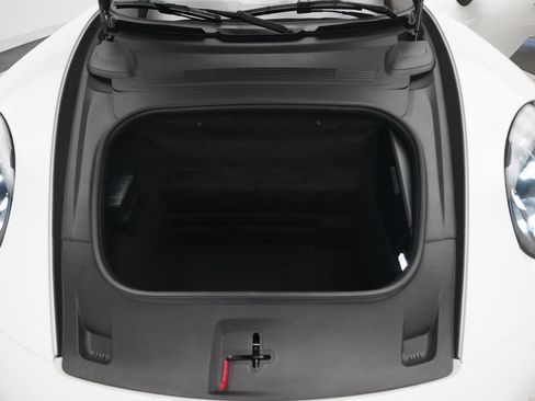 Used 2025 Porsche 911 Carrera RWD image 9