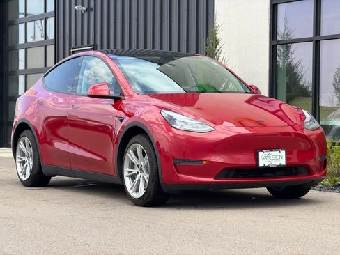 Used 2020 Tesla Model Y Long Range image 4