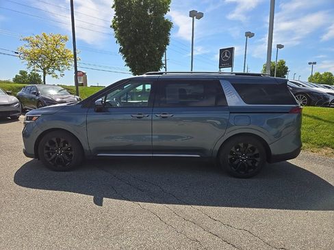 Used 2024 Kia Carnival SX FWD image 6