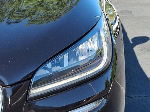 Used 2021 Lincoln Corsair FWD w/ Premium Package image 9