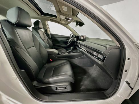 Used 2025 Honda Accord EX-L image 30