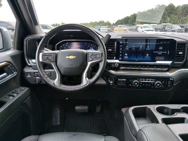 Used 2024 Chevrolet Silverado 1500 LT w/ Z71 Off-Road Package AWD/4WD image 10