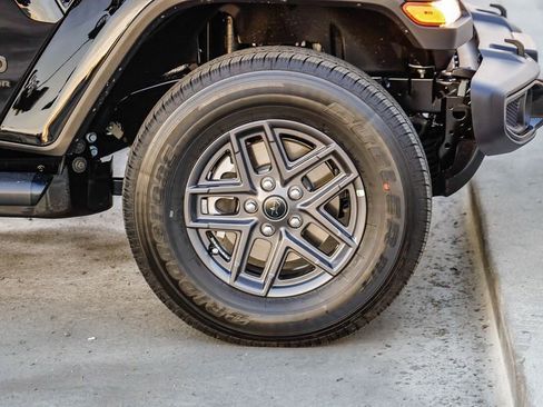 New 2026 Jeep Gladiator Sport image 11