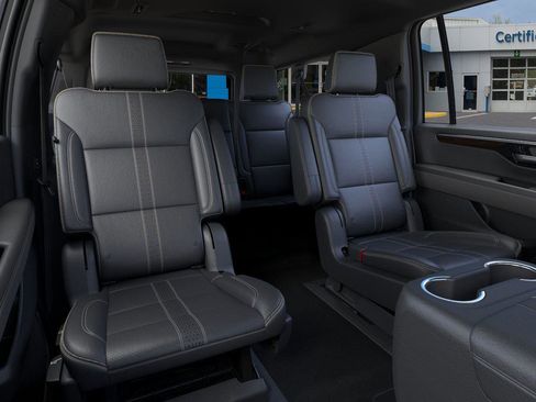 New 2026 Chevrolet Suburban High Country image 17