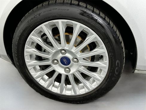 Used 2015 Ford Fiesta Titanium image 30
