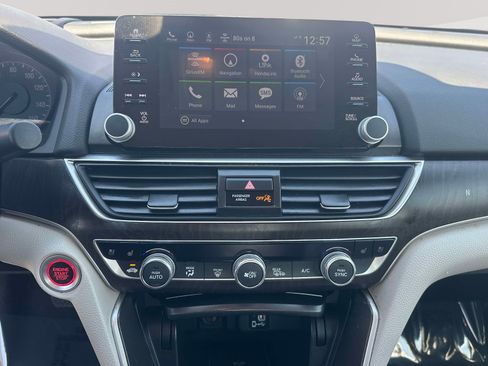 Used 2018 Honda Accord Touring image 9