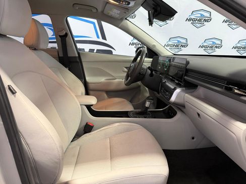 Used 2025 Hyundai Kona SEL image 25