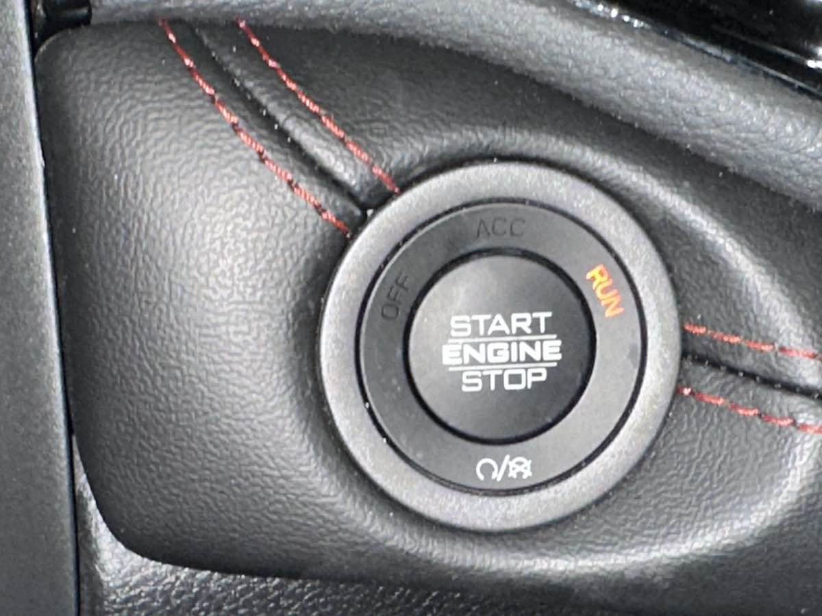 Used 2025 Dodge Durango GT AWD/4WD image 33