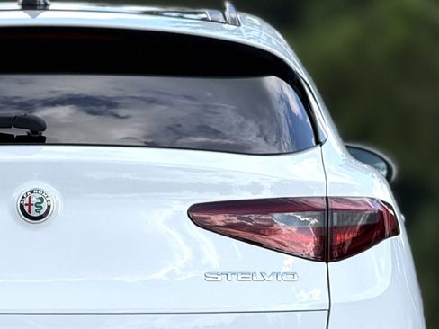 Used 2022 Alfa Romeo Stelvio Ti image 14