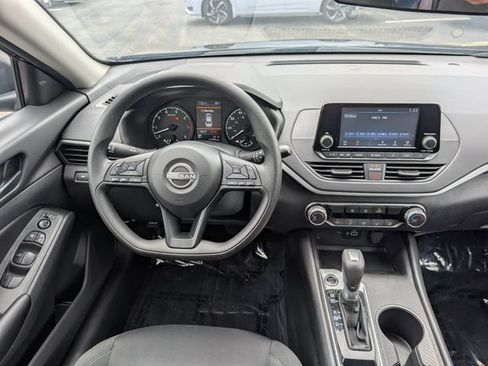 Used 2024 Nissan Altima 2.5 S FWD image 14