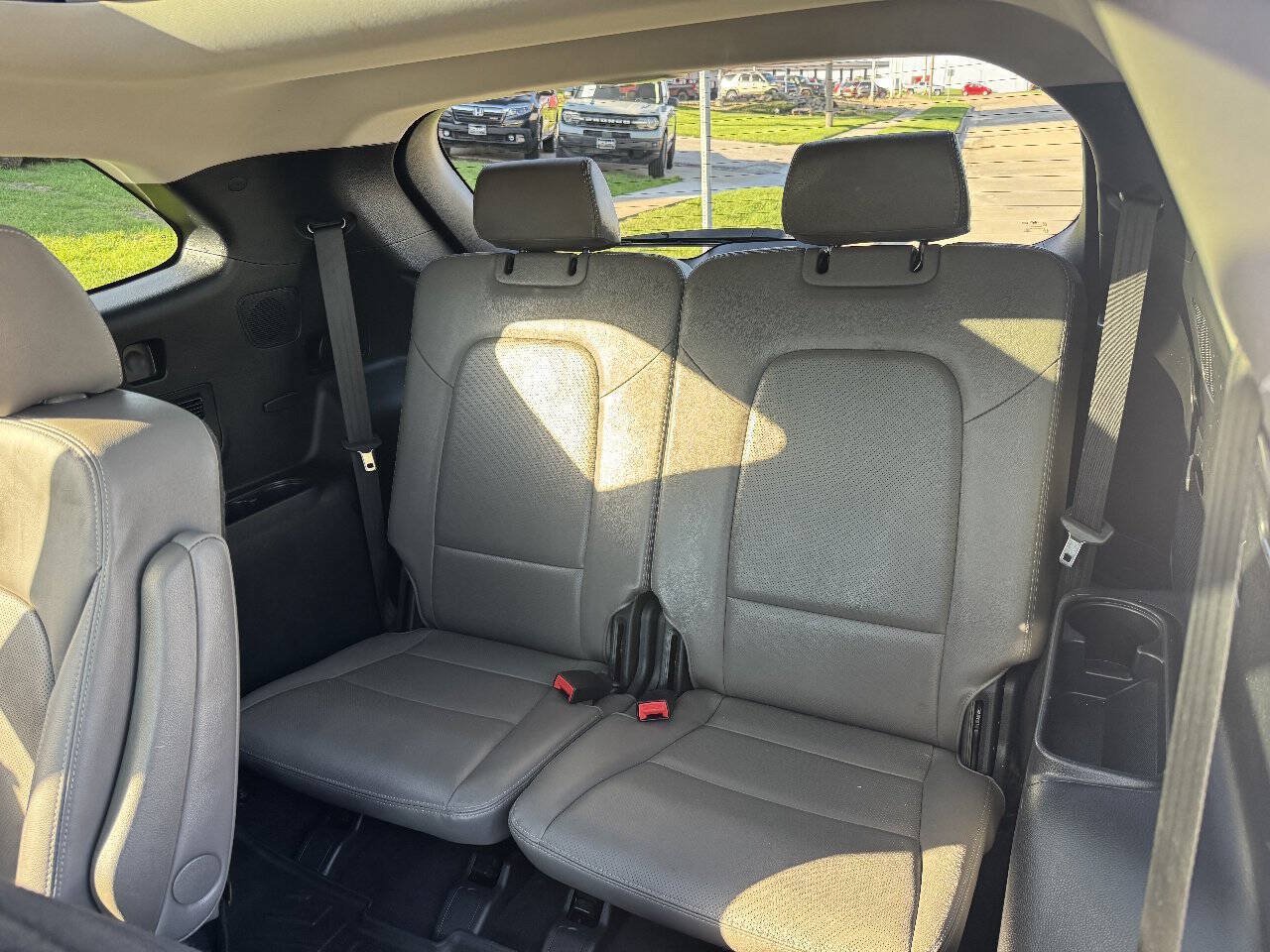 Used 2017 Hyundai Santa Fe Limited AWD/4WD image 13