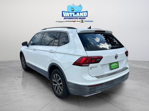 Used 2019 Volkswagen Tiguan SE w/ Panoramic Sunroof Package FWD image 3