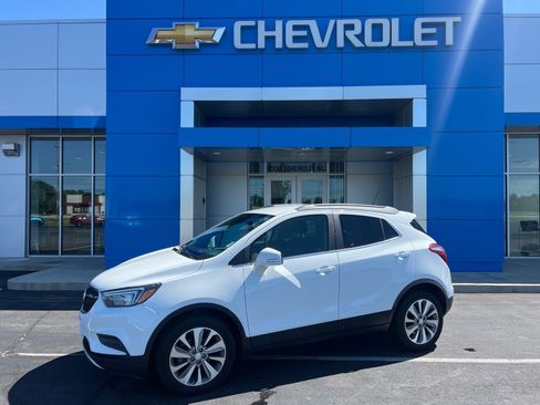 Used 2019 Buick Encore Preferred FWD image 1