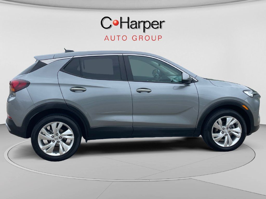 Used 2024 Buick Encore GX Preferred w/ Comfort Package AWD/4WD image 2