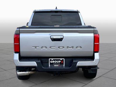 Used 2025 Toyota Tacoma Limited image 4
