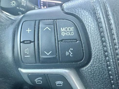 Used 2014 Toyota Highlander Limited w/ Driver Technology Package image 12