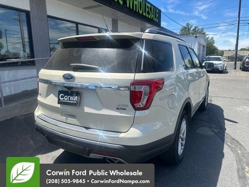 Used 2018 Ford Explorer XLT w/ Equipment Group 202A AWD/4WD image 8