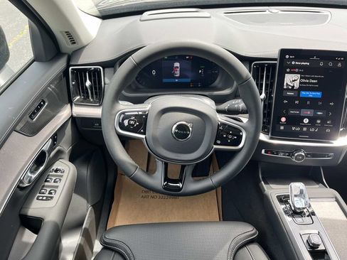 New 2026 Volvo XC90 T8 Ultra w/ Protection Package Premier AWD/4WD image 14